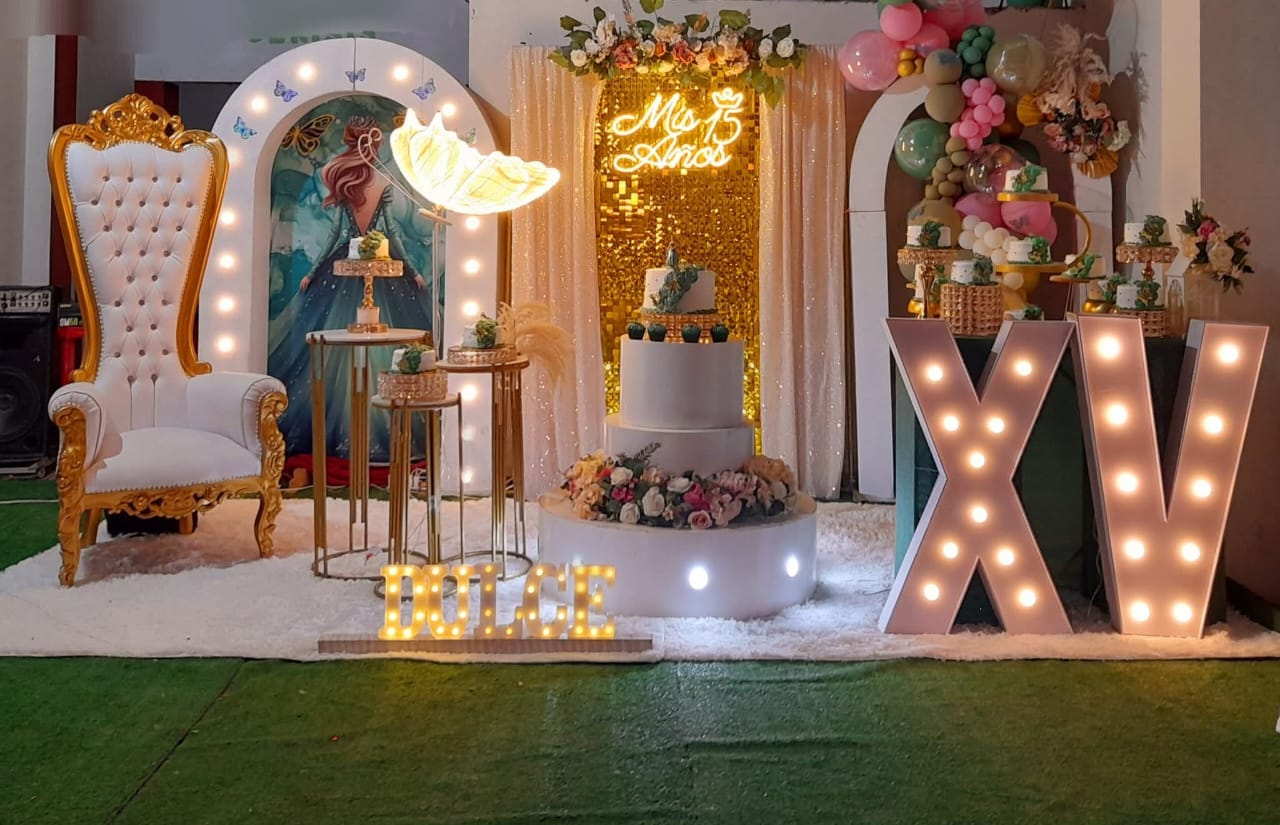 Mesa de dulces para quinceañero